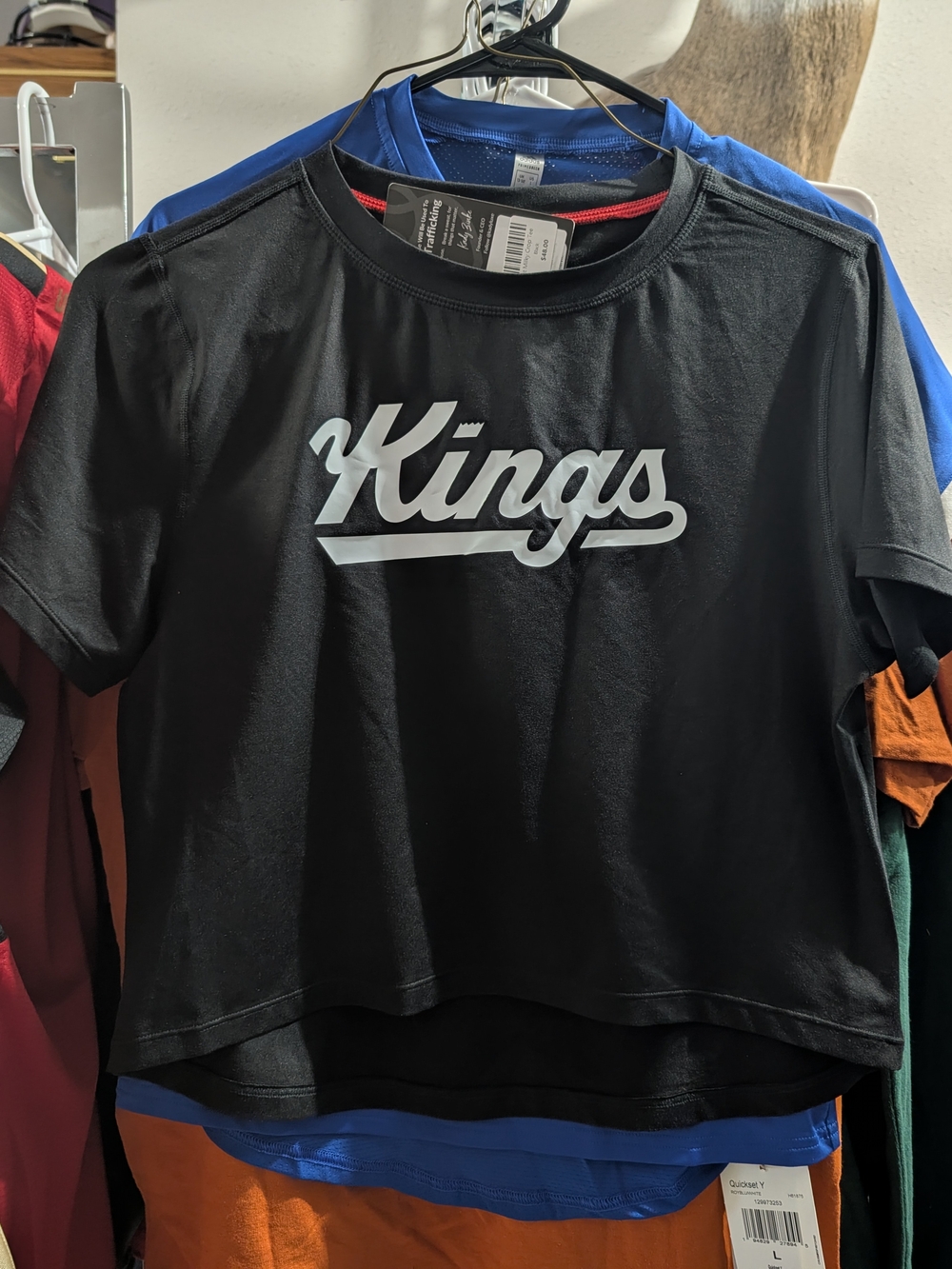 Kings Women's Black Crop Tee - Logo Graphic